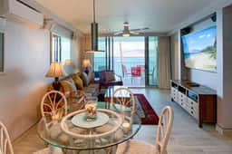 Royal Mauian 309