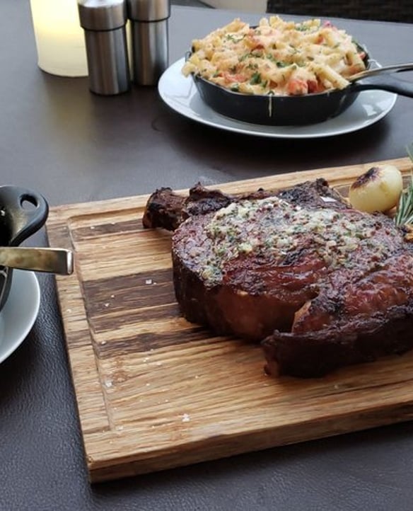 DUO STEAK AND SEAFOOD ($$$)