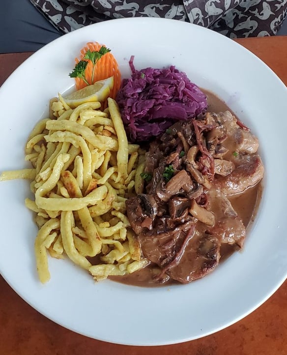 BRIGIT & BERNARD'S GARDEN CAFE ($$)